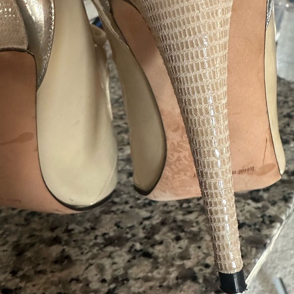 Manolo Blahnik Patent Leather Pumps Size 9.5 - Picture 5 of 13